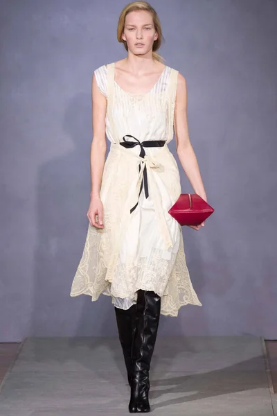 Look 29
